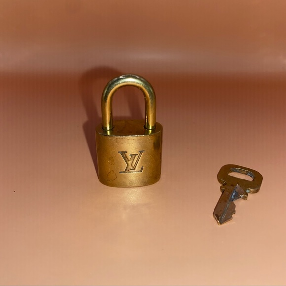 Authentic Louis Vuitton Gold Lock & Key Matching Set 311 - Picture 2 of 6